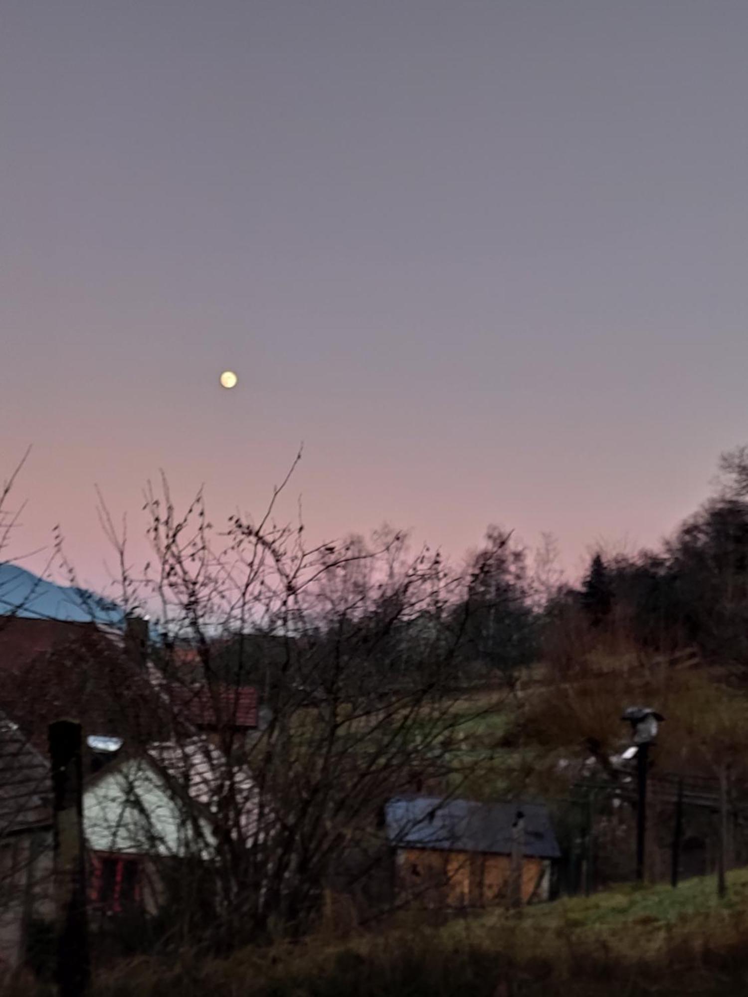 Appartement Douillet Avec Vue Sur Les Montagnes Fouchy Luaran gambar